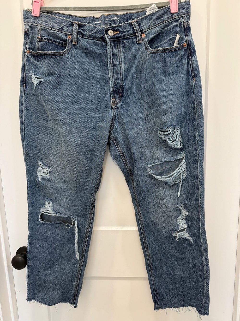 NWT Old Navy Distressed Denim Jeans in Blue
